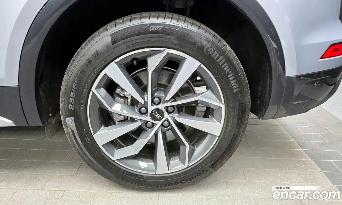 Audi Q5 2023 2.0 автомат (гидро), фото 7