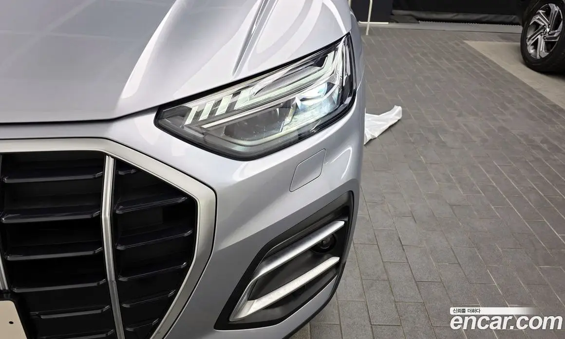 Audi Q5 2023 2.0 автомат (гидро), фото 8