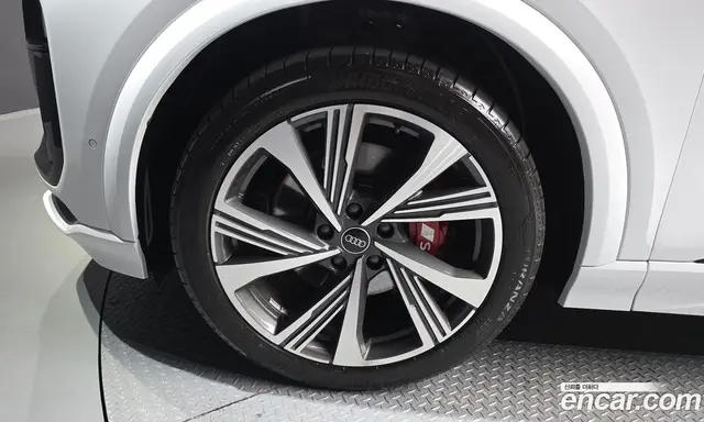 Audi SQ6 e-tron 2025 0.2 автомат (гидро), миниатюра 5