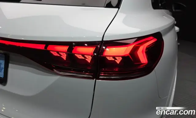 Audi SQ6 e-tron 2025 0.2 автомат (гидро), миниатюра 9