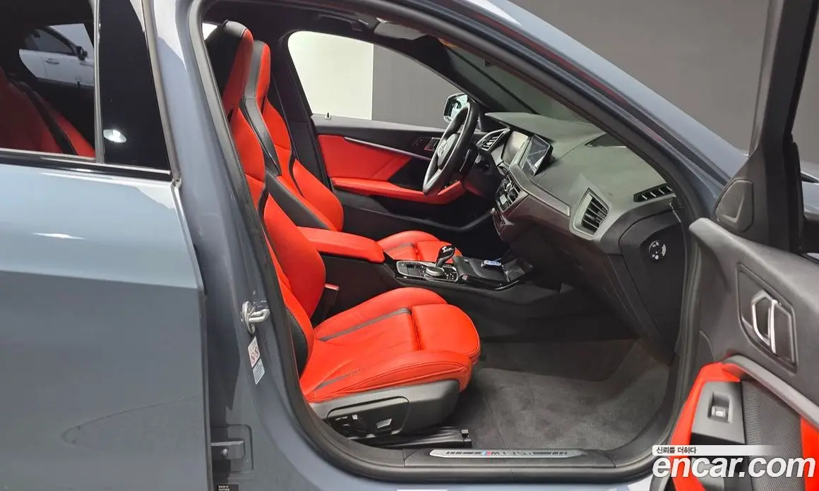 BMW 1 серия 2024 2.0 автомат (гидро), фото 15