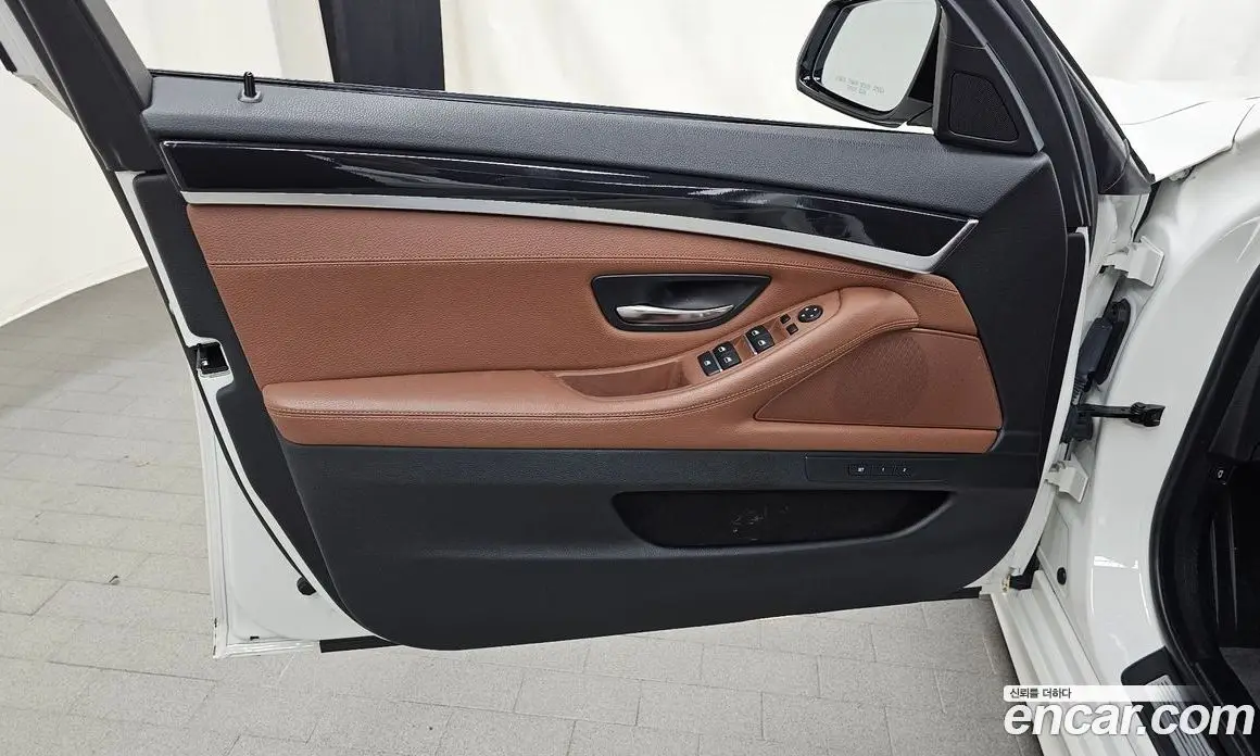 BMW 5 серия 2016 2.0 автомат (гидро), фото 13