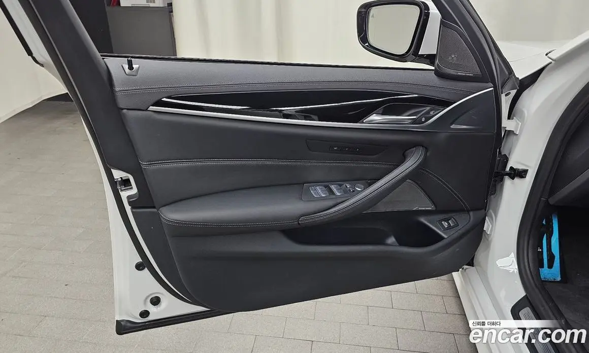 BMW 5 серия 2023 2.0 автомат (гидро), фото 14
