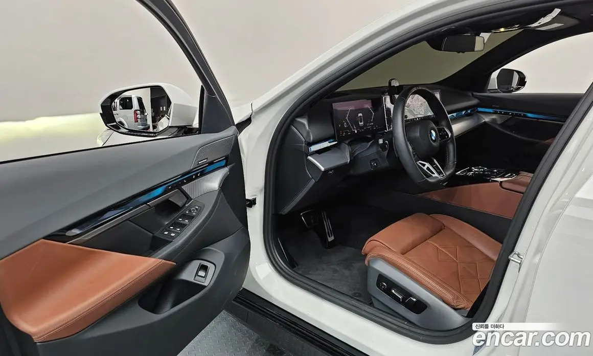 BMW 5 серия 2025 2.0 автомат (гидро), фото 13 BMW 5 серия 2025 2.0 автомат (гидро), фото 13