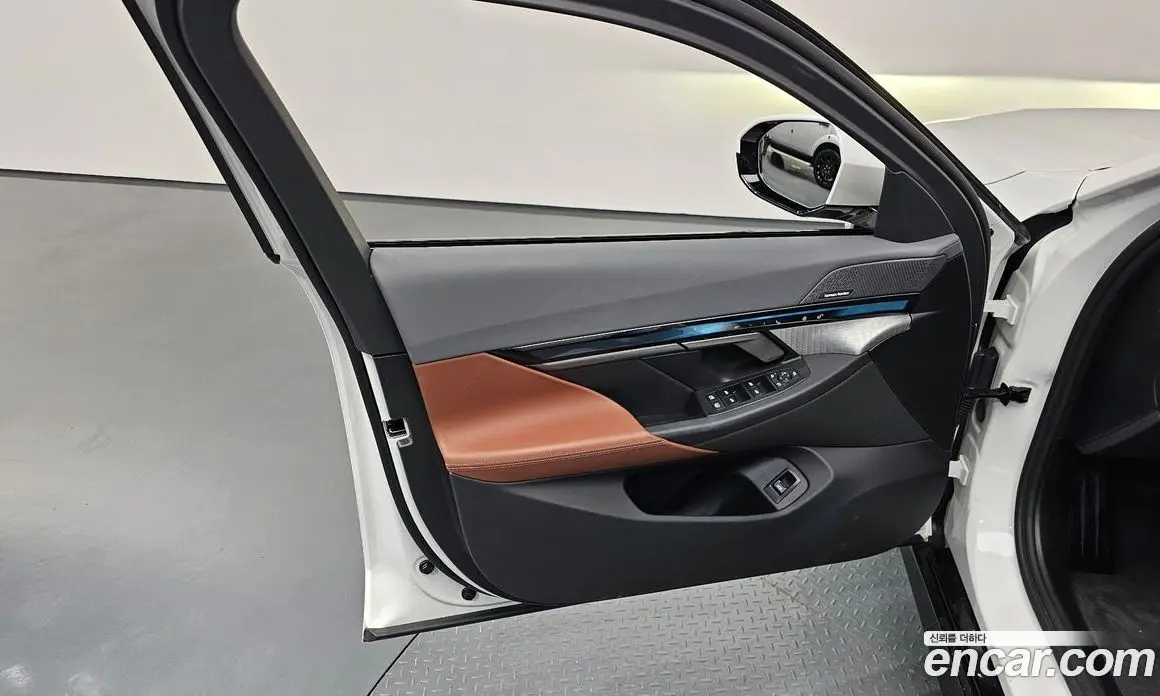 BMW 5 серия 2025 2.0 автомат (гидро), фото 14 BMW 5 серия 2025 2.0 автомат (гидро), фото 14