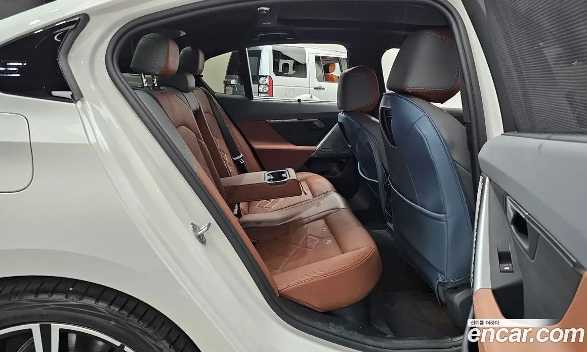 BMW 5 серия 2025 2.0 автомат (гидро), фото 17 BMW 5 серия 2025 2.0 автомат (гидро), фото 17