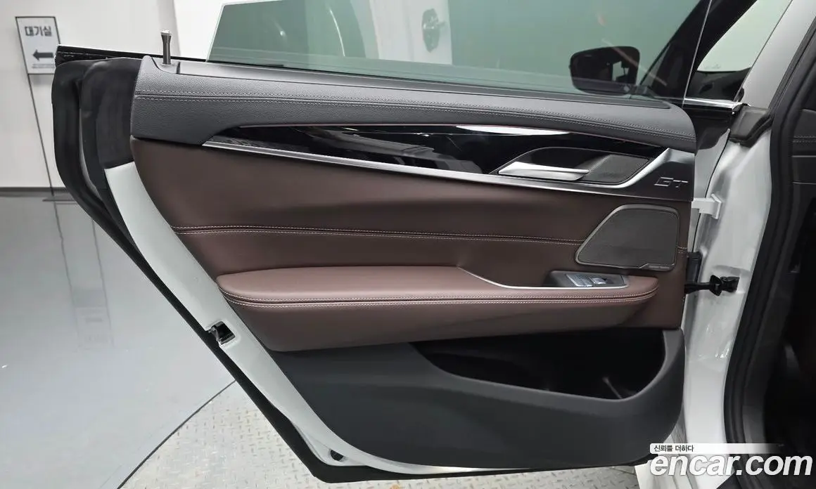 BMW 6 серия 2023 3.0 автомат (гидро), фото 14