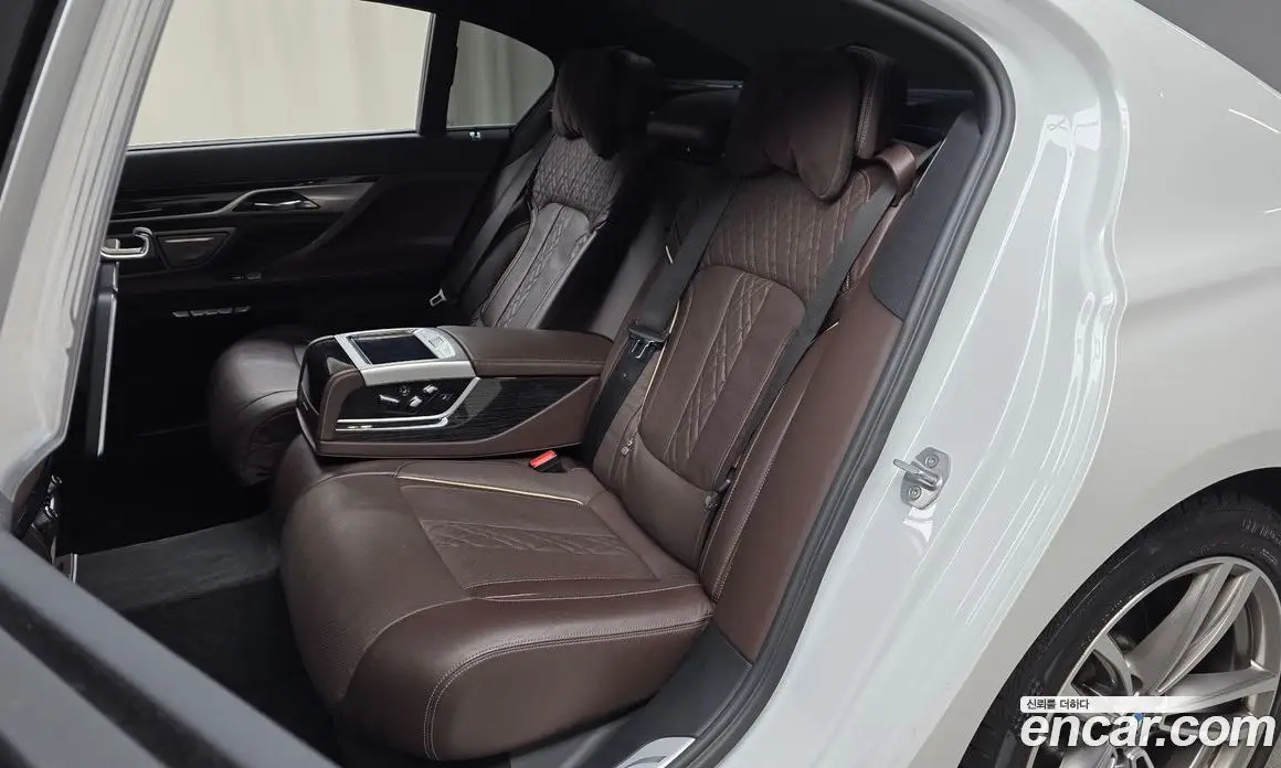 BMW 7 серия 2017 3.0 автомат (гидро), фото 16 BMW 7 серия 2017 3.0 автомат (гидро), фото 16