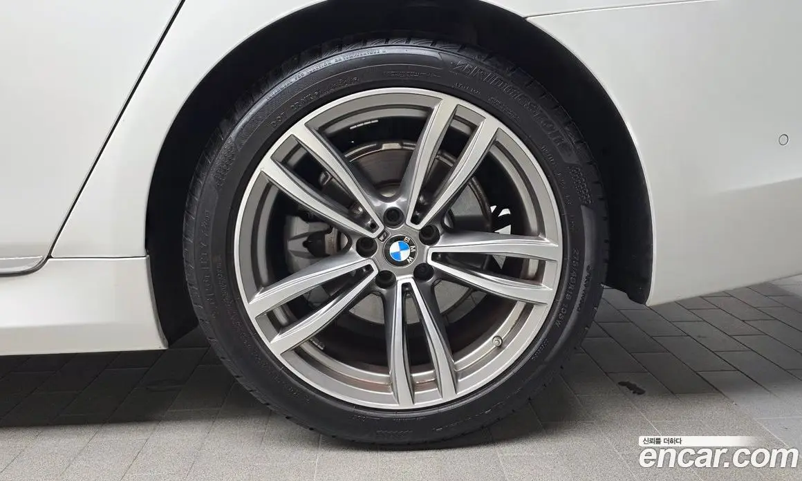 BMW 7 серия 2017 3.0 автомат (гидро), фото 6 BMW 7 серия 2017 3.0 автомат (гидро), фото 6