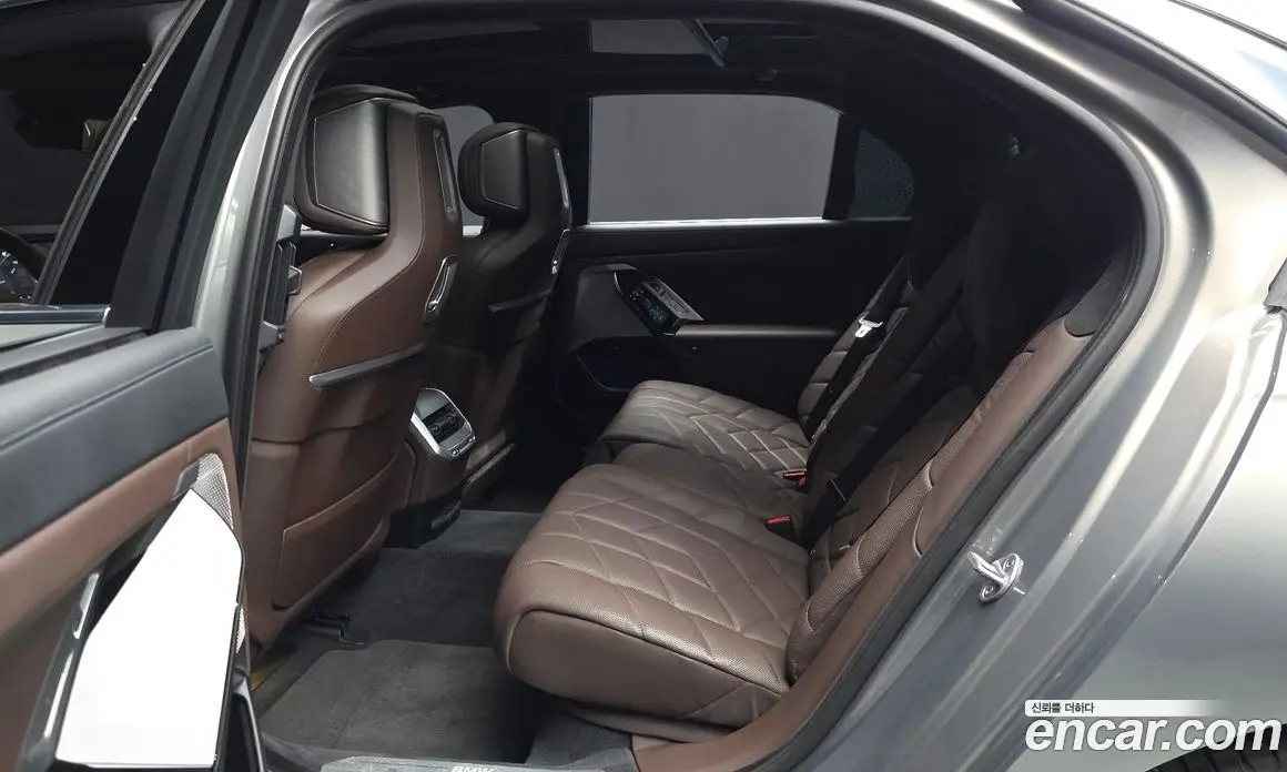 BMW 7 серия 2023 3.0 автомат (гидро), фото 16