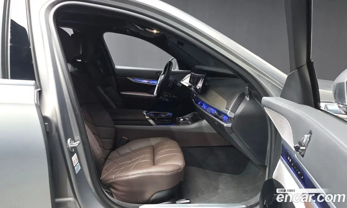 BMW 7 серия 2023 3.0 автомат (гидро), фото 17