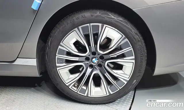 BMW 7 серия 2023 3.0 автомат (гидро), миниатюра 7