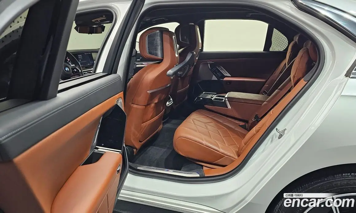 BMW 7 серия 2024 3.0 автомат (гидро), фото 17 BMW 7 серия 2024 3.0 автомат (гидро), фото 17