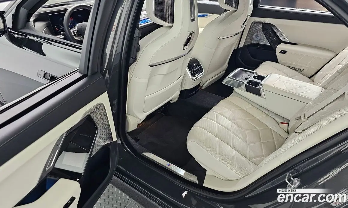 BMW i7 2025 0.3 автомат (гидро), фото 18 BMW i7 2025 0.3 автомат (гидро), фото 18