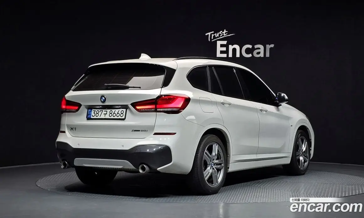BMW X1 2020 2.0 автомат (гидро), фото 2 BMW X1 2020 2.0 автомат (гидро), фото 2