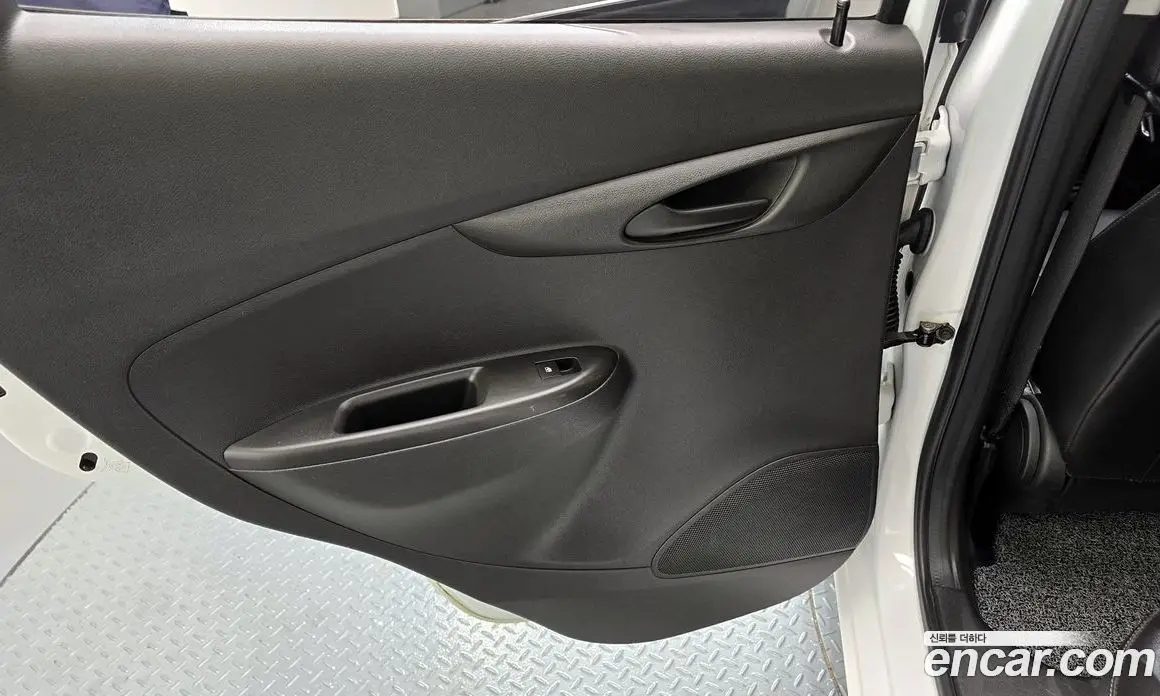 Chevrolet Spark 2016 1.0 автомат (гидро), фото 15