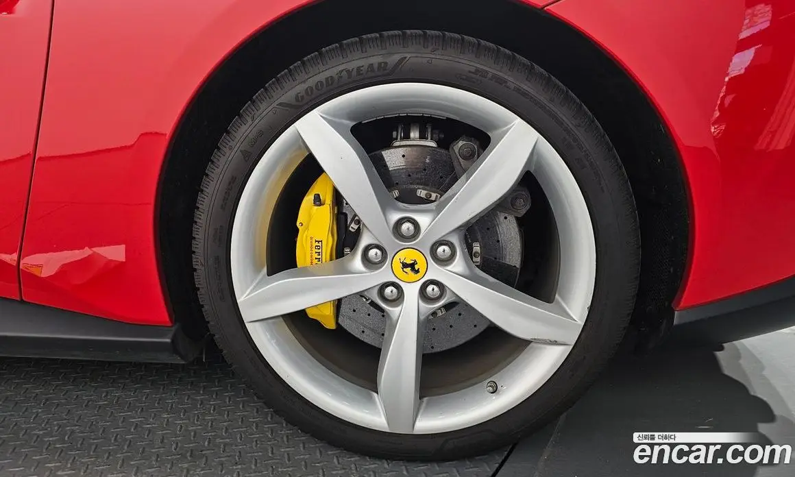 Ferrari Portofino 2019 3.9 автомат (гидро), фото 7 Ferrari Portofino 2019 3.9 автомат (гидро), фото 7