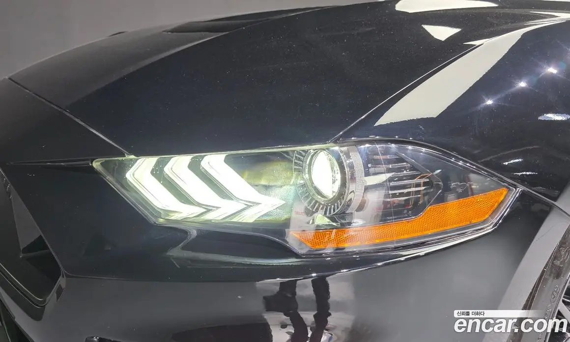 Ford Mustang 2021 5.0 автомат (гидро), фото 8