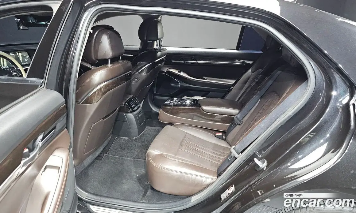 Genesis EQ900 2017 3.8 автомат (гидро), фото 18 Genesis EQ900 2017 3.8 автомат (гидро), фото 18