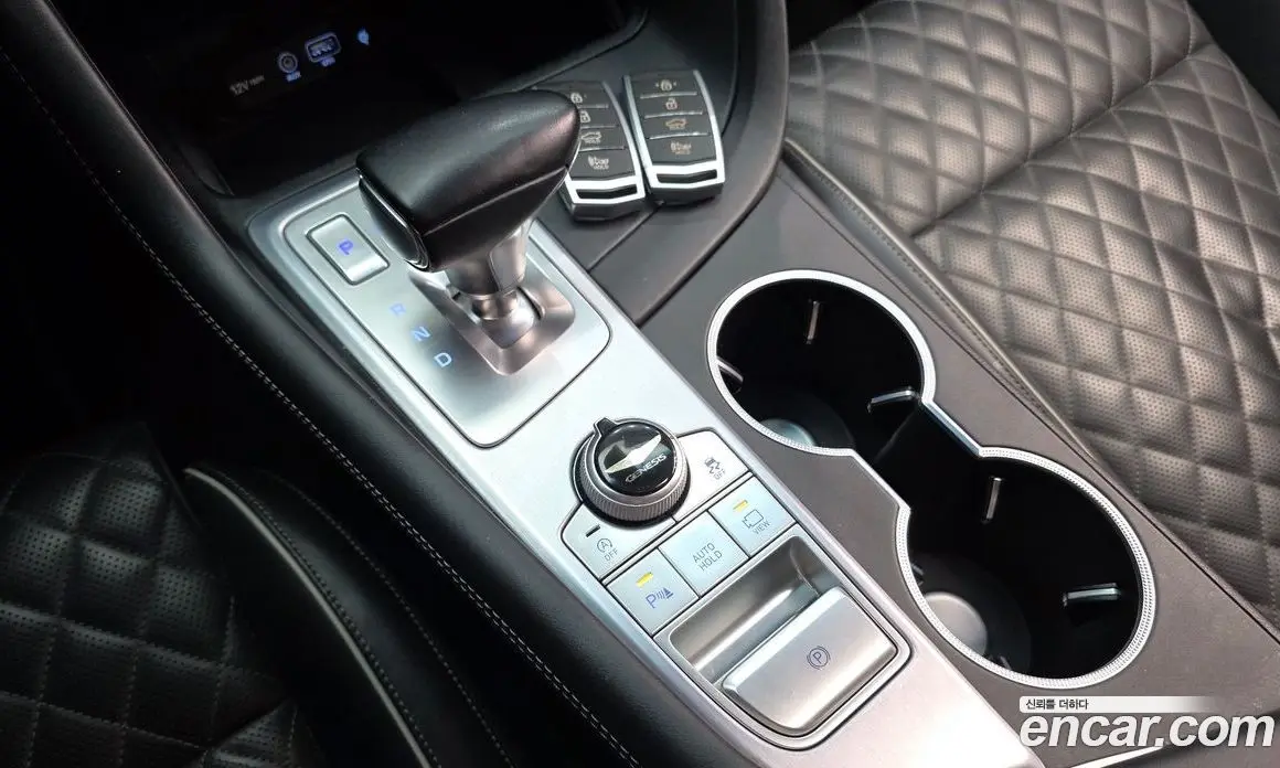 Genesis G70 2017 2.0 автомат (гидро), фото 12 Genesis G70 2017 2.0 автомат (гидро), фото 12