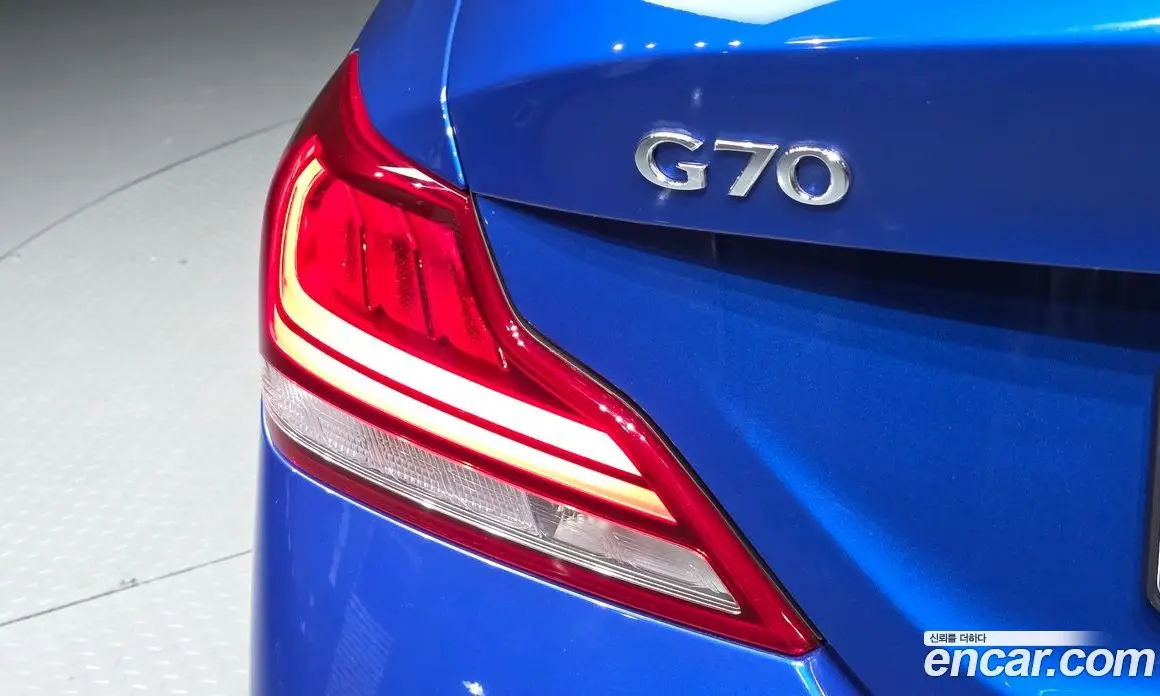 Genesis G70 2017 2.0 автомат (гидро), фото 9 Genesis G70 2017 2.0 автомат (гидро), фото 9