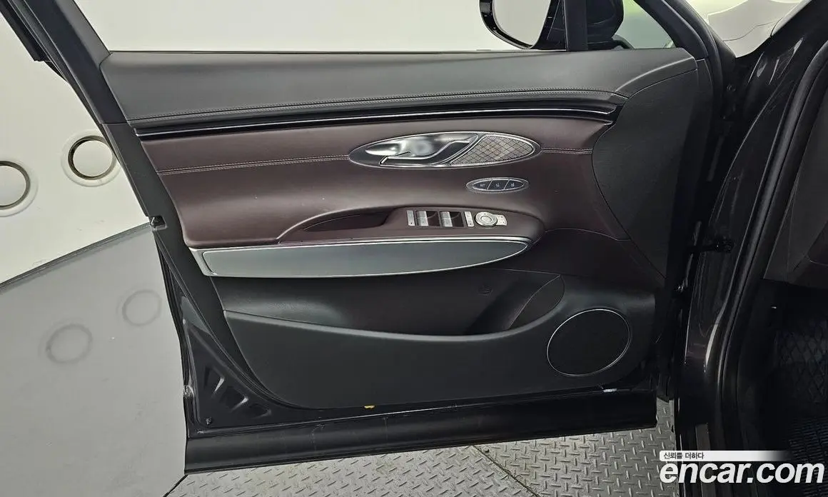 Genesis GV70 2021 2.5 автомат (гидро), фото 14 Genesis GV70 2021 2.5 автомат (гидро), фото 14