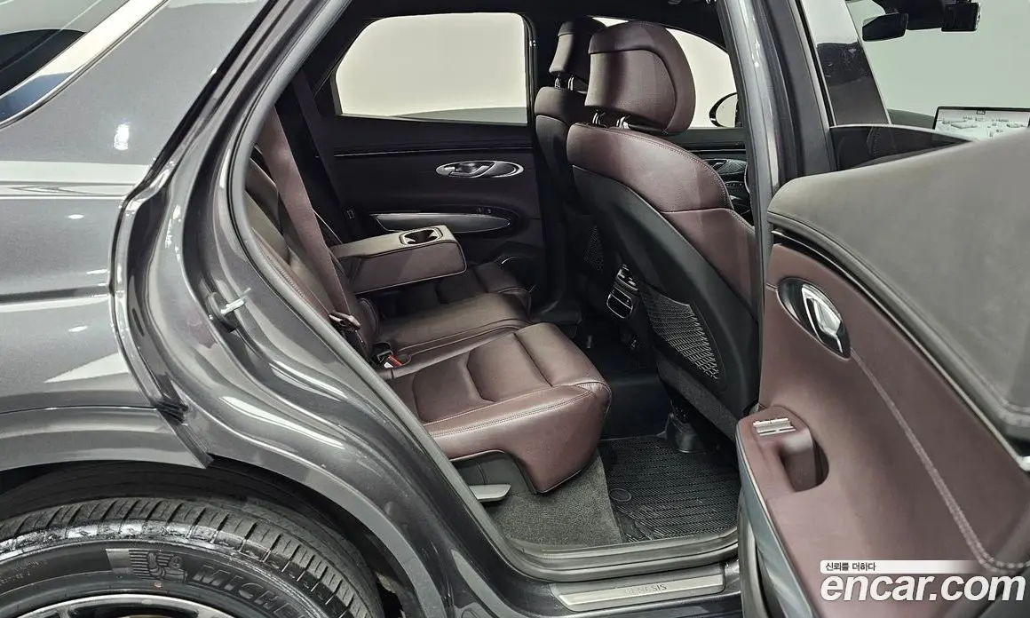 Genesis GV70 2021 2.5 автомат (гидро), фото 16 Genesis GV70 2021 2.5 автомат (гидро), фото 16