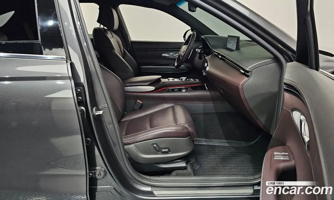 Genesis GV70 2021 2.5 автомат (гидро), фото 17 Genesis GV70 2021 2.5 автомат (гидро), фото 17