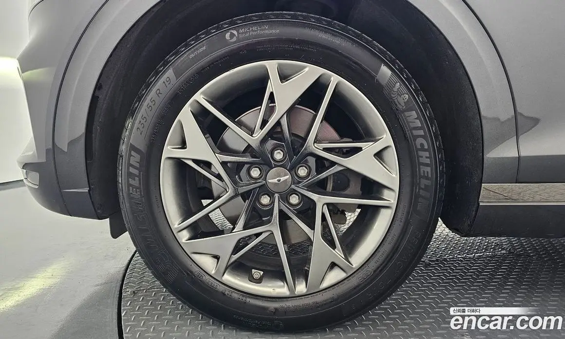Genesis GV70 2021 2.5 автомат (гидро), фото 5 Genesis GV70 2021 2.5 автомат (гидро), фото 5