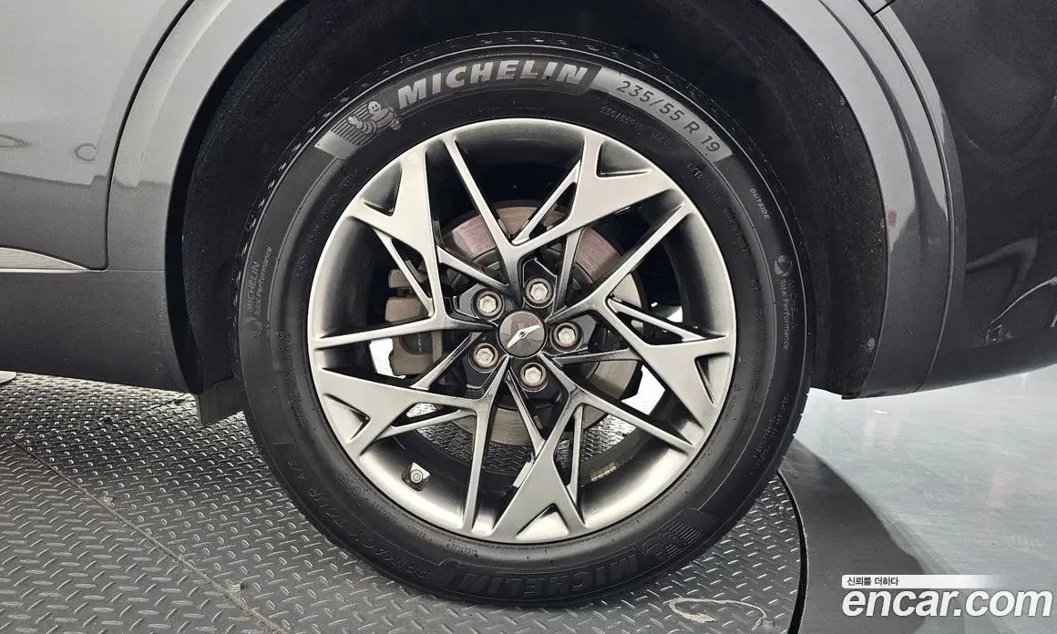 Genesis GV70 2021 2.5 автомат (гидро), фото 7 Genesis GV70 2021 2.5 автомат (гидро), фото 7