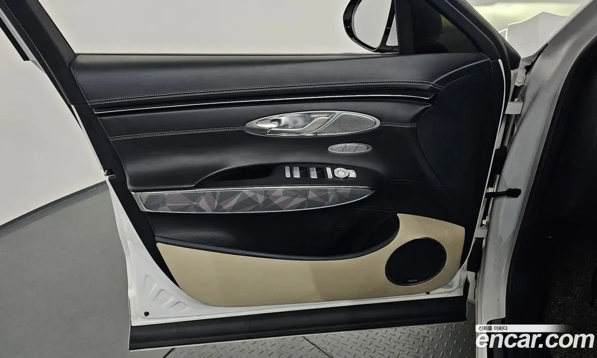 Genesis GV70 2021 2.2 автомат (гидро), фото 14 Genesis GV70 2021 2.2 автомат (гидро), фото 14