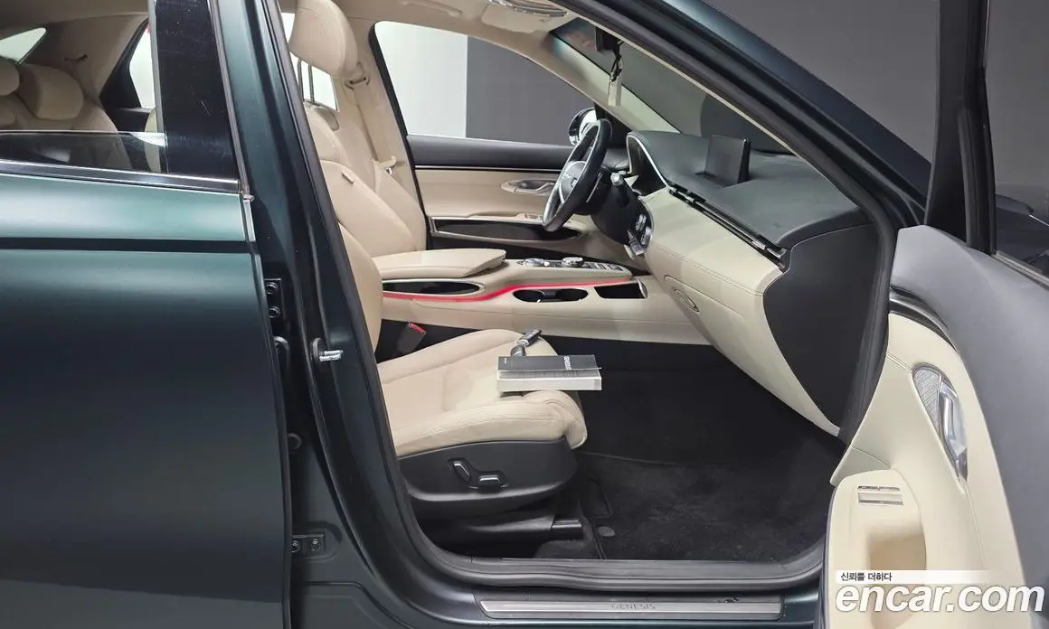 Genesis GV70 2021 2.5 автомат (гидро), фото 16 Genesis GV70 2021 2.5 автомат (гидро), фото 16