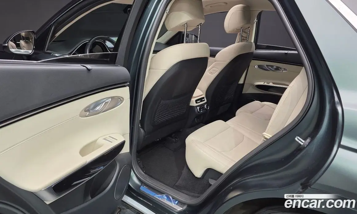 Genesis GV70 2021 2.5 автомат (гидро), фото 18 Genesis GV70 2021 2.5 автомат (гидро), фото 18