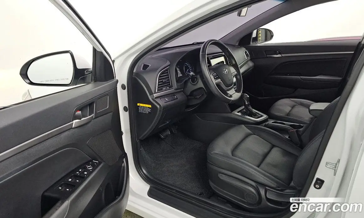 Hyundai Avante 2016 1.6 автомат (гидро), фото 13