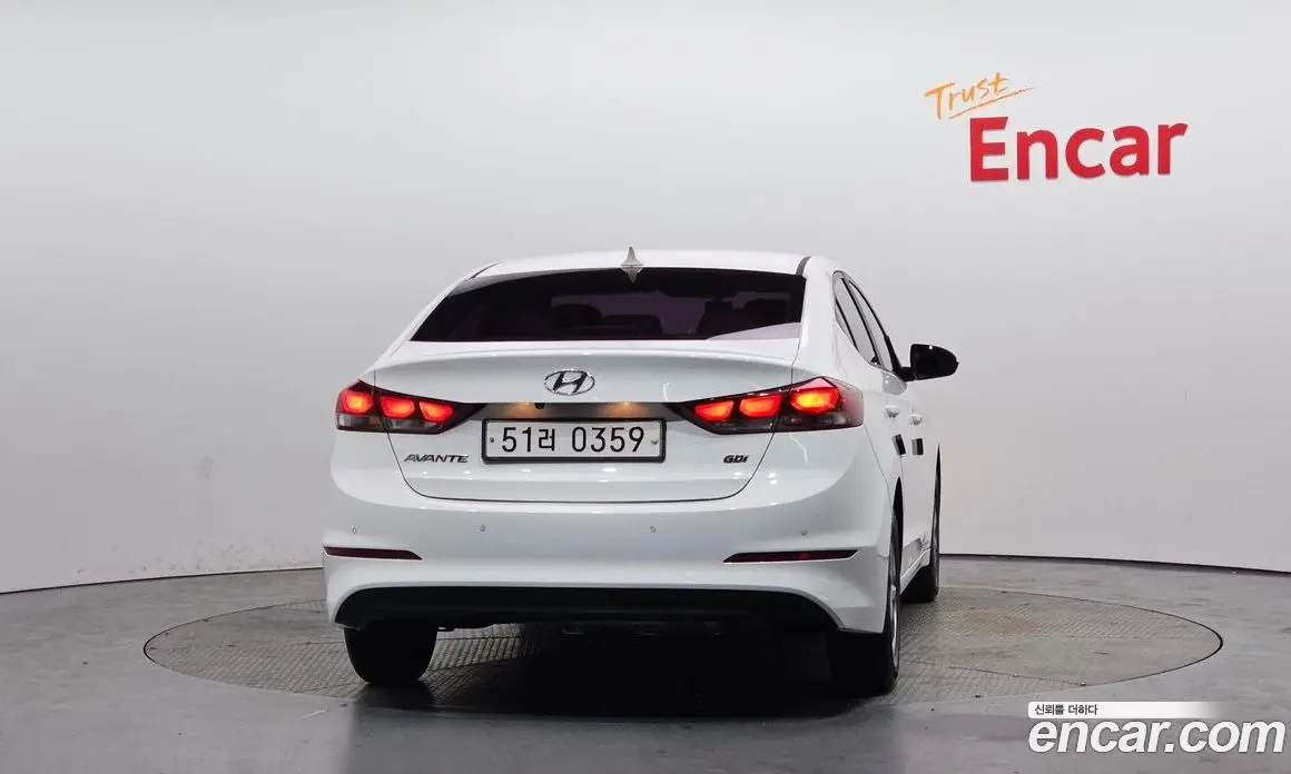 Hyundai Avante 2016 1.6 автомат (гидро), фото 4