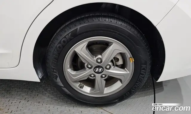 Hyundai Avante 2016 1.6 автомат (гидро), миниатюра 7