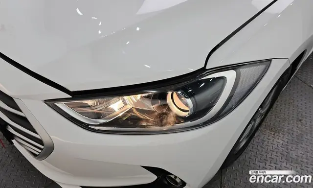 Hyundai Avante 2016 1.6 автомат (гидро), миниатюра 8