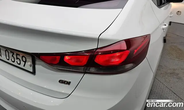 Hyundai Avante 2016 1.6 автомат (гидро), миниатюра 9