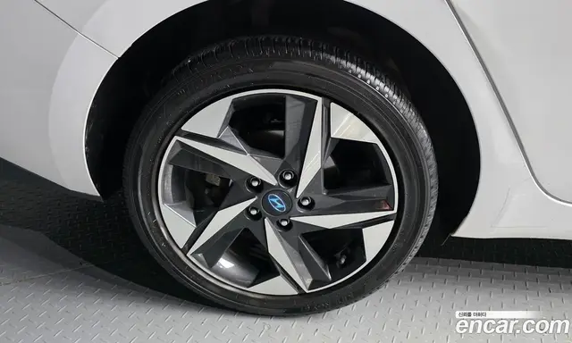 Hyundai Avante 2020 1.6 автомат (гидро), миниатюра 5 Hyundai Avante 2020 1.6 автомат (гидро), миниатюра 5