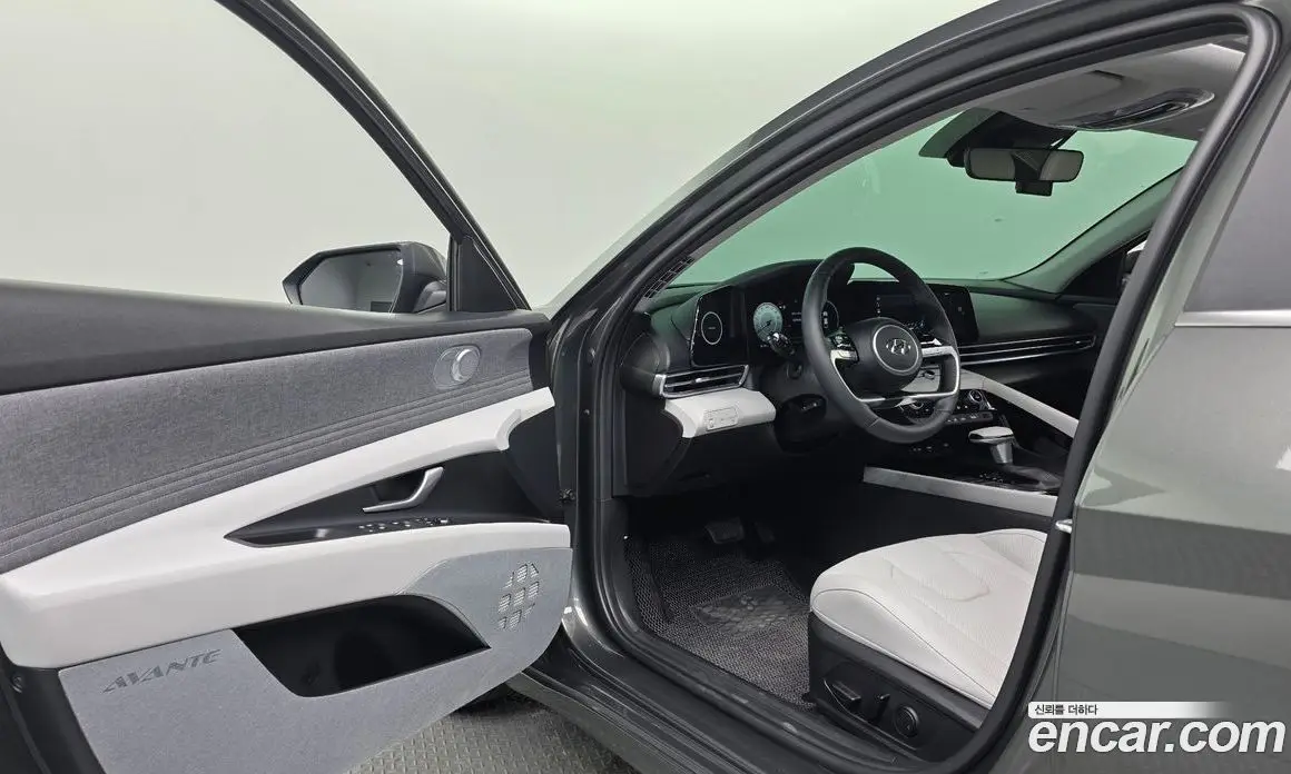Hyundai Avante 2022 1.6 автомат (гидро), фото 18