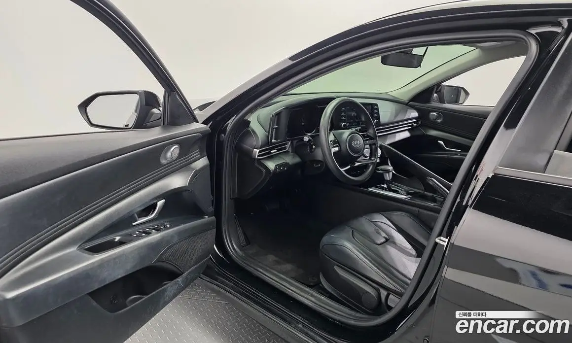 Hyundai Avante 2022 1.6 автомат (гидро), фото 13