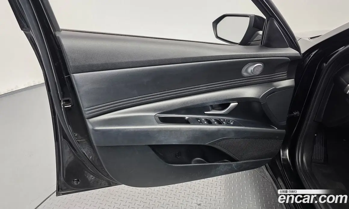Hyundai Avante 2022 1.6 автомат (гидро), фото 14