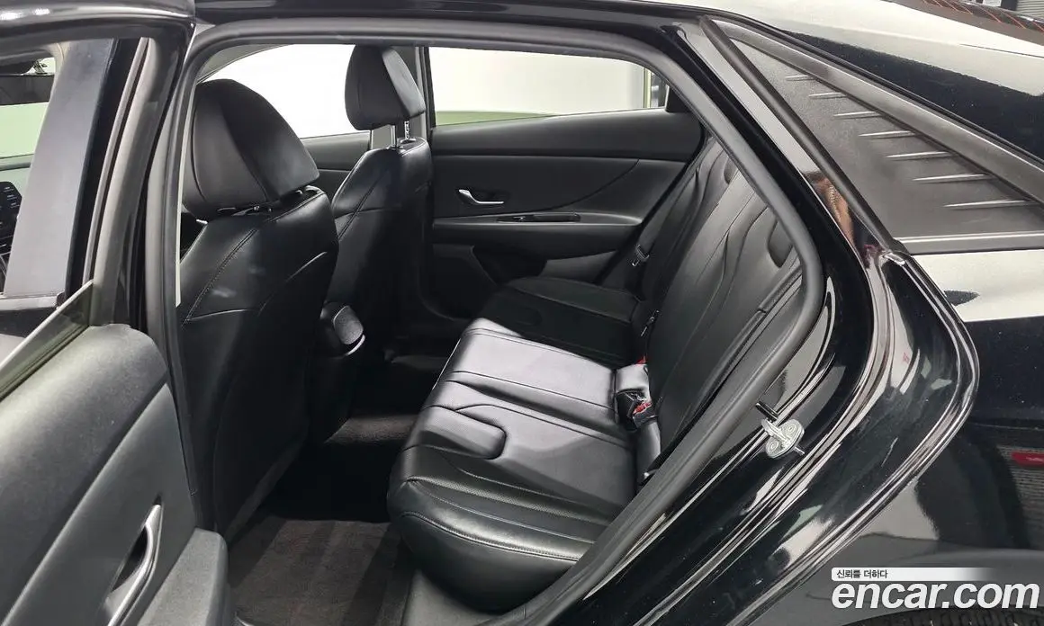 Hyundai Avante 2022 1.6 автомат (гидро), фото 16