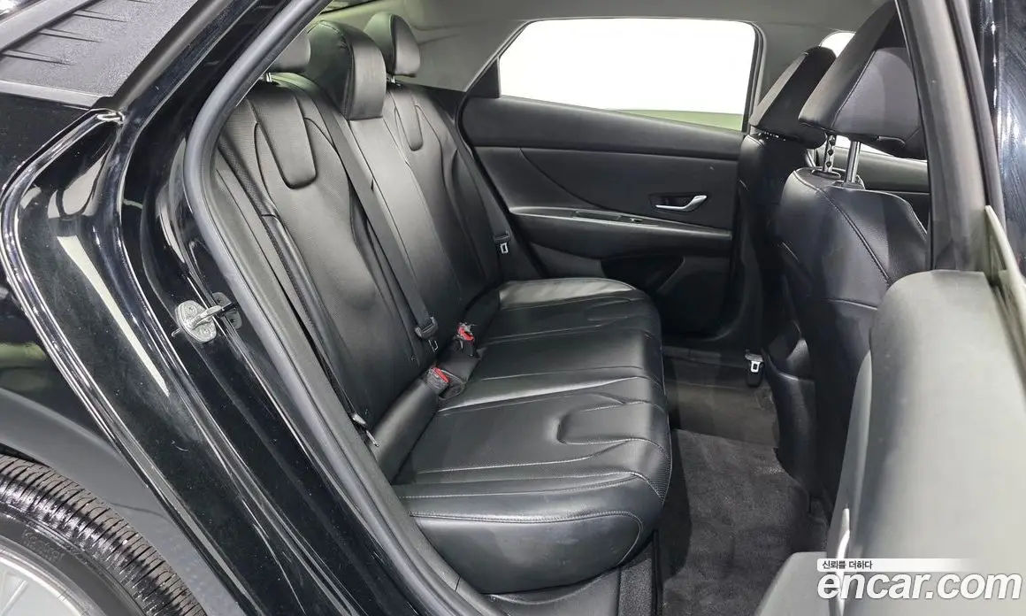 Hyundai Avante 2022 1.6 автомат (гидро), фото 18
