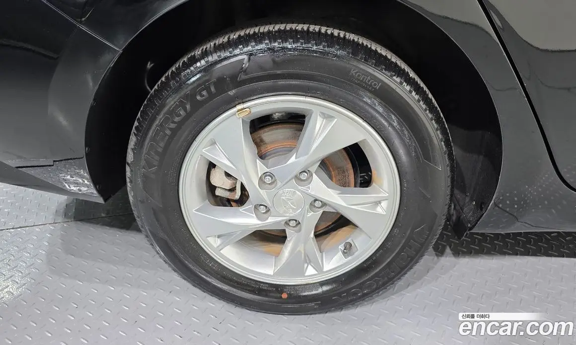 Hyundai Avante 2022 1.6 автомат (гидро), фото 5