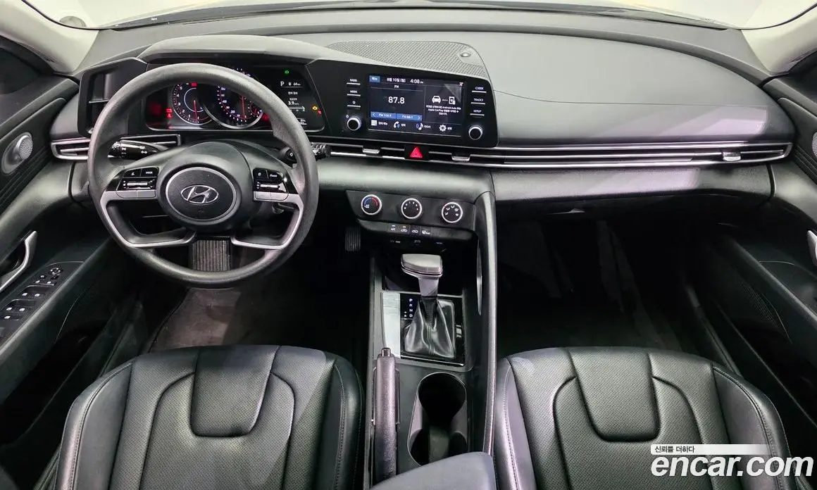 Hyundai Avante 2022 1.6 автомат (гидро), фото 10