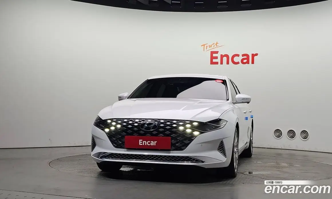 Hyundai Grandeur 2022 2.5 автомат (гидро), фото 3