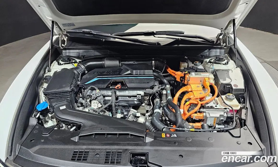 Hyundai Grandeur 2023 1.6 автомат (гидро), фото 6