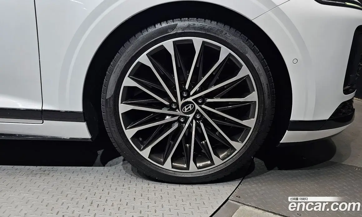 Hyundai Grandeur 2023 1.6 автомат (гидро), фото 7