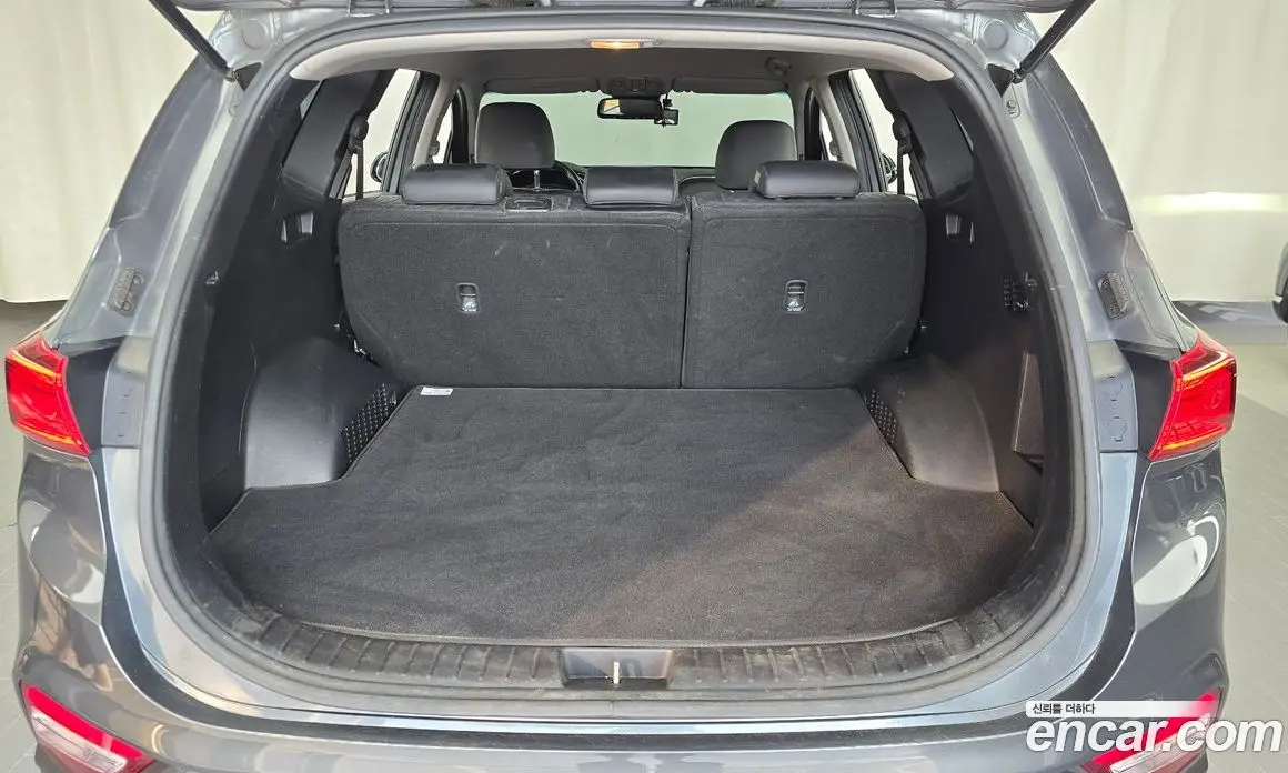 Hyundai Santa Fe 2019 2.0 автомат (гидро), фото 20 Hyundai Santa Fe 2019 2.0 автомат (гидро), фото 20